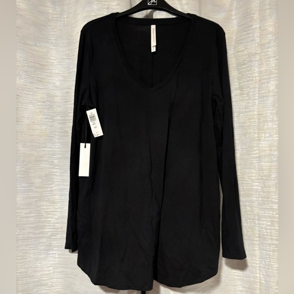 Brand New Babaton Shirt - Picture 1 of 6